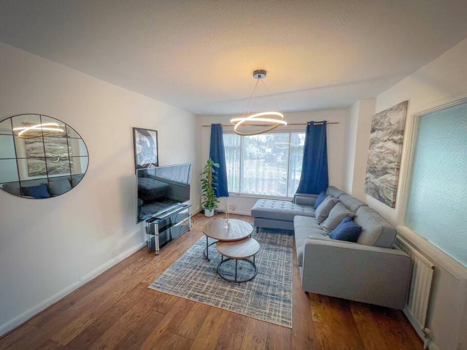 House In Colnbrook Near Windsor & Heathrow Villa Luaran gambar