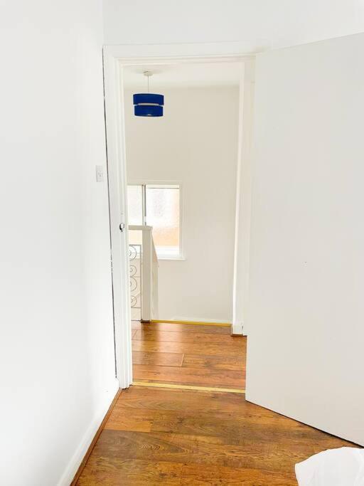 House In Colnbrook Near Windsor & Heathrow Villa Luaran gambar