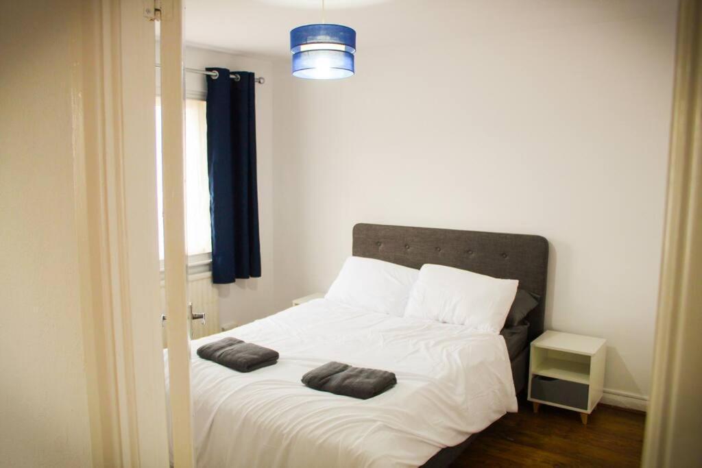 House In Colnbrook Near Windsor & Heathrow Villa Luaran gambar