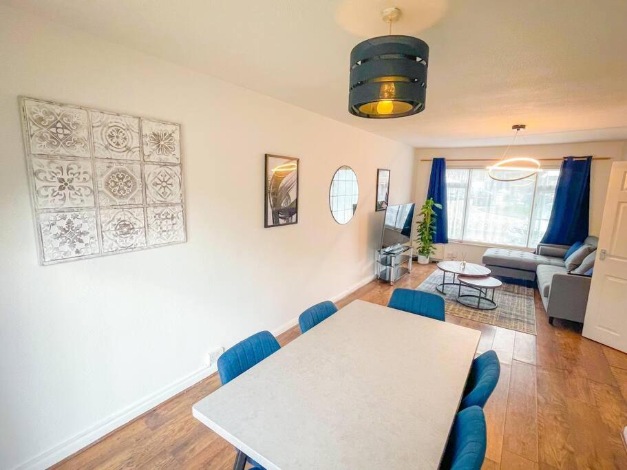 House In Colnbrook Near Windsor & Heathrow Villa Luaran gambar