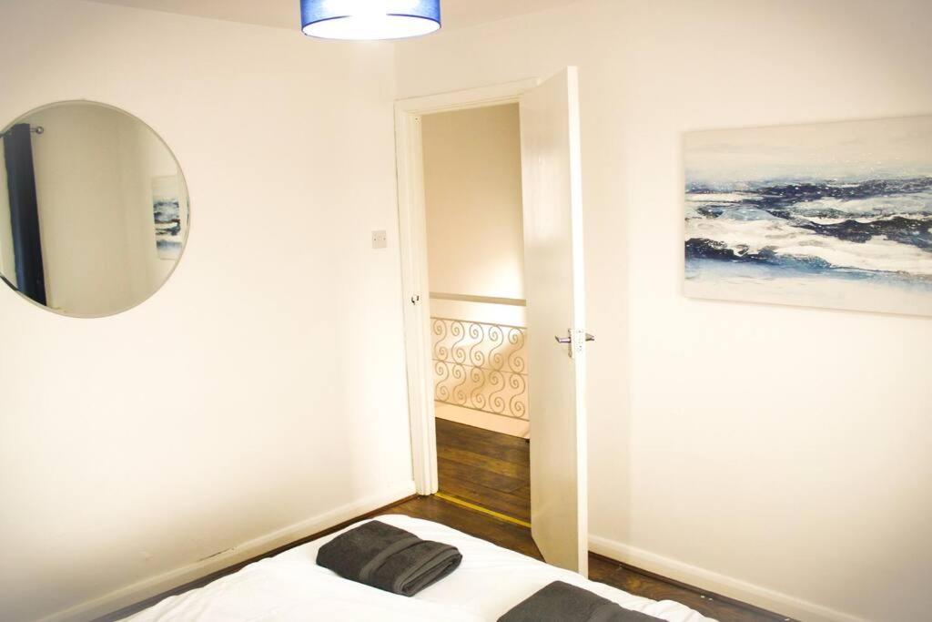 House In Colnbrook Near Windsor & Heathrow Villa Luaran gambar